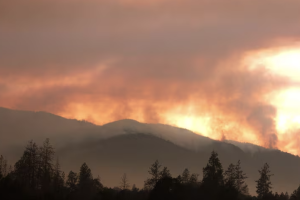 Smoke from Taylor Creek Fire in 2018, as seen from just outside of Grants Pass, Oregon. USFS/Darren Stebbins.